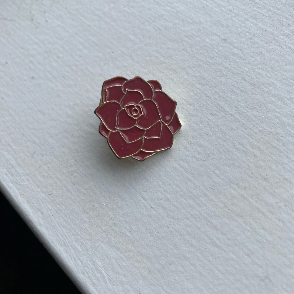 Elegant Rose Gold Flower Pin